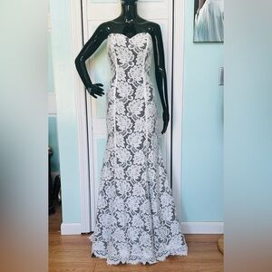 Size 10 Ivory Black Lace Wedding Dress Bridal Gown Corset Lace up back NWT